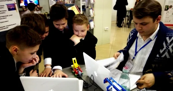 Мастер-класс "Робототехника Mindstorms" в рамках Кузбасского образовательного форума, февр